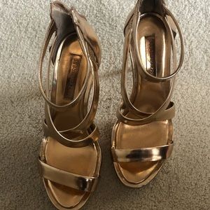 BCBGMAXAZRIA GOLD SENNA HEELS SIZE 7.5